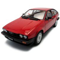 1:18 アルファロメオ アルフェッタ GTV 2.0 レッド